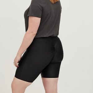 Torrid NWT Black Ruched Bike Short, size 3